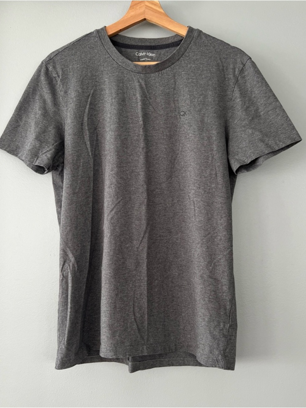 Calvin Klein Men's Liquid Touch Crew Neck Tee - Charcoal Gray
